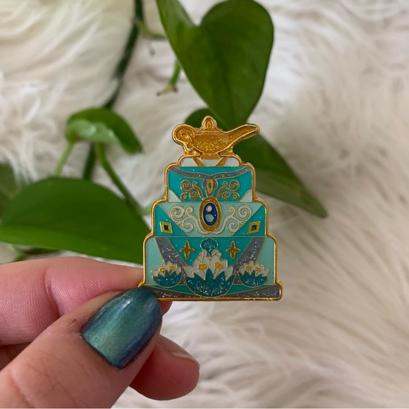 Loungefly Accessories - Loungefly Disney Aladdin Jasmine Wedding Cake Enamel Blind Pin Box